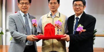汪冠宏轉任花農校長 洪進源接任頭城家商校長