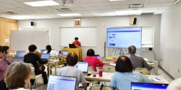 溫哥華佛光山舉辦兩日AI數位工作坊課程 特邀佛光大學實習生主講生活化數位應用