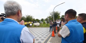 萬善祠暨范苟祠安奉圓滿!苗栗縣府辦祈福法會 紀念石碑揭幕巧現「達摩奇景」