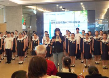 韓全州少男女合唱團獻唱員基醫院 用歌聲傳遞平安與祝福