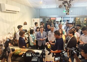 卓榮泰南下長治挺可可　見證屏東打造完整產業鏈