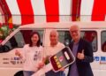 適逢關聖帝君聖誕,承襲普愛世人之精神 議員李雨庭參與龔厝聖帝殿復康巴士捐贈儀式