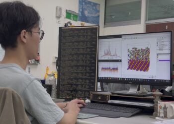 臺科大吳亮廷以AI創新應用獲鴻海科技獎　預測電池材料結構準確率達96％