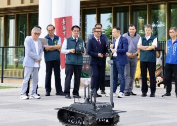 南市獲企業捐贈「智慧軌跡搜救系統」 黃偉哲感謝提升台南救災量能