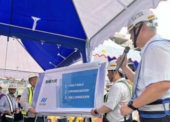 侯友宜視察汐東線工程進度 同興路工區已完成百餘支基樁