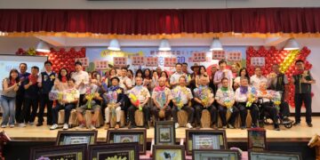 牛仔不忙父愛領航 雙溪區公所為11位模範父親舉辦加冕儀式與溫馨慶祝