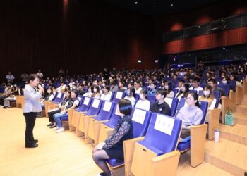 暑期工讀深入市政第一線 盧秀燕勉500名青年把經驗帶著走、為未來加分