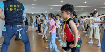 新北市小神農華佗營登場　百位學童體驗中醫藥與烘焙課程