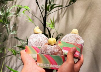 六松今苑攜手宜可頌推黑金蛋黃酥  精品生甜甜圈 EATDONUT 同步限量供應
