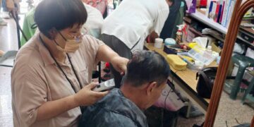 左營區新光里歡度父親節義剪、經絡服務送暖，讓辛苦爸爸帥氣過節