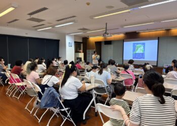 父親節閱讀傳愛 從守護孩子到陪伴長輩 市立鳳山醫院打造失智友善全齡家庭