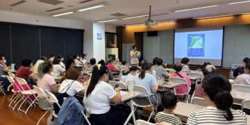 父親節閱讀傳愛　從守護孩子到陪伴長輩　市立鳳山醫院打造失智友善全齡家庭