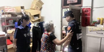 枋寮分局長致贈保溫杯　勉勵實習生實務歷練展現警察新血活力　暨枋寮警訊