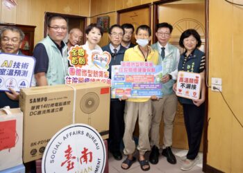 台南首創AI室內高溫預警關懷機制 黃偉哲前進高溫區關懷獨居長者