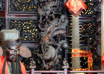 台南柳營代天院獲頒宮廟博物館認證 傳統工藝走入生活歡迎民眾近距離欣賞