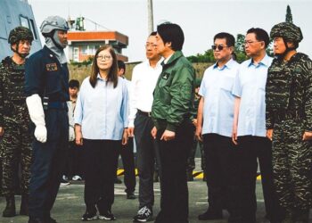配合「漢光42號」演習!管碧玲視導平戰轉換與緊急出港課目
