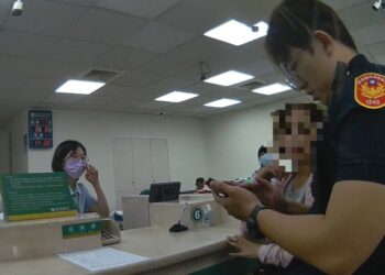 老翁迷途路旁神情慌張 建國警暖心伸援助返家 暨屏市警訊