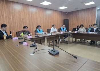 花蓮公私協力守護長者 AI智慧定位鞋墊走進醫療體系