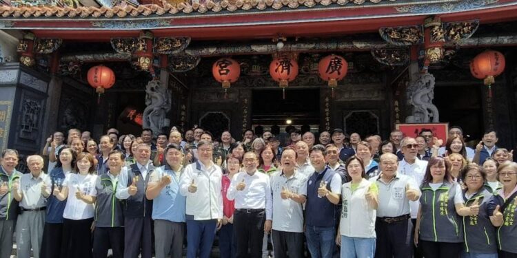 侯友宜視察萬大中和樹林線動態測試並前往廣濟宮參香祈求工程順利