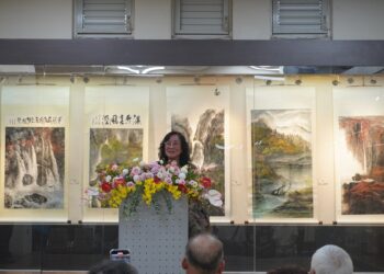 起於無心、成於熱愛 市立圖書館舉辦「墨彩築夢」王貴嬋現代水墨個展