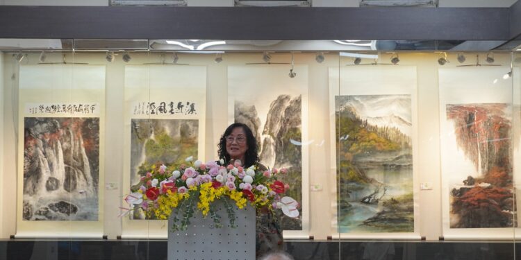 起於無心、成於熱愛  市立圖書館舉辦「墨彩築夢」王貴嬋現代水墨個展
