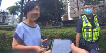 領完錢竟忘了車停哪！六旬婦急喊「3317」　前鎮分局警10分鐘尋回愛車
