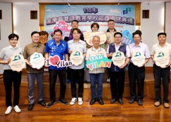 厚植宜蘭學子外語自信與素養 又有6校通過雙語教育認證