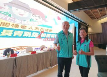以棋會友活出銀髮精彩　台中市仁愛國際傑人會連11年舉辦長青跳棋賽