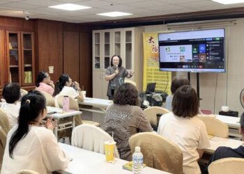 芳香療法結合懷舊桌遊　高雄市健康管理產業協會辦理失智照護回訓增能課程