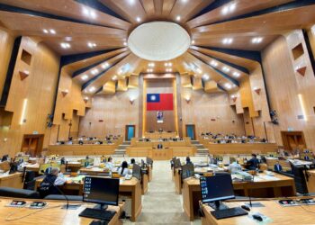 縣議會施政總報告 翁章梁指嘉義正處於黃金十年