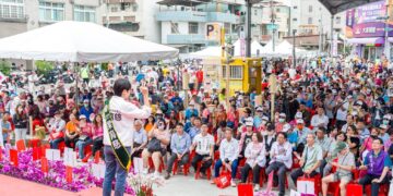選情逼近五五波！梁育慈總部茶會4000人擠爆，屏東三任縣長同框力挺　「屏東的查某囝」訴求做事翻轉屏東市