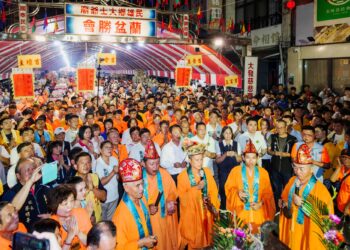 民雄大士爺火化昇天 信眾一路護送盼帶走災厄