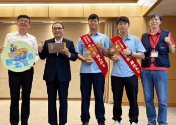 新北蜂農再創佳績 牧蜂農莊勇奪全國龍眼蜂蜜雙特等獎