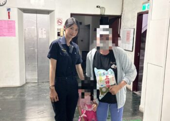 「再苦也要撐起這個家..」 五旬婦獨扛三代生計 一袋白米暖了全家