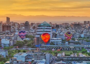 台南熱氣球派對10月17、18日登場 光雕、無人機展演添亮點