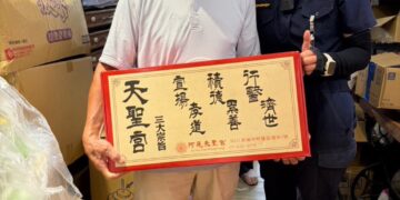 警民攜手傳遞大愛!前鎮警聯手阿蓮天聖宮 暖心物資照亮弱勢
