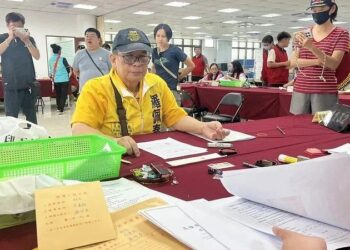 花蓮縣長選舉第4人參戰 軍人出身曾想選總統登記完秒陳情