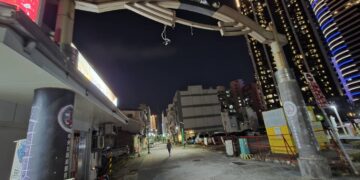 拜票途中發現路面塌陷 國民黨提名第八選區議員參選人黃裕庭即刻放置三角錐並通報修補