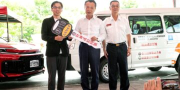 金山財神廟愛心捐車 強化嘉義長照、山區救災量能