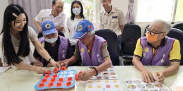 引進多元益智教具樂活晚年 花蓮榮家陪伴長輩玩出智慧