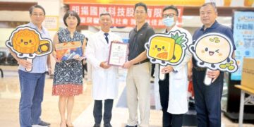 明揚國際中秋送暖屏東醫院 200盒月餅致敬第一線醫護