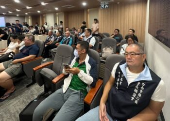 林健正教授偕里民參加南科四期範疇界定會議 在草鴞保育的路上同行致遠