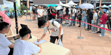響應922世界無車日新北市民廣場舉辦咖啡券兌換與亞運棒球直播應援活動