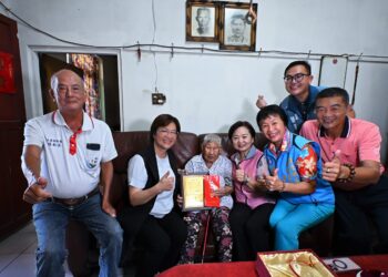 彰化重陽敬老關懷   王惠美訪100歲人瑞蘇阿月阿嬤