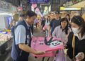 花蓮市重慶市場凍蒜聲不斷  魏嘉賢正式從標竿市場出發拜票