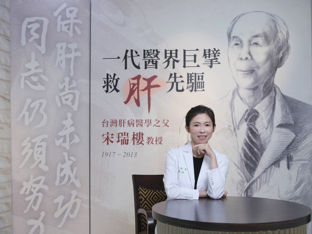 肝病防治學術基金會執行長、台大醫院家庭醫學部兼任主治醫師粘曉菁提醒:『脂肪可以少,蛋白不能少;體重可以降,水分不能降。』減重不是與身體為敵,而是與它重新簽訂一份更輕盈的盟約。