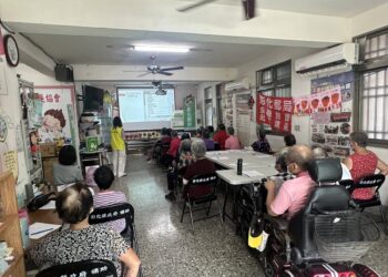 彰化郵局前進埤頭鄉平原社區  中秋前夕送上「金融知識大禮包」
