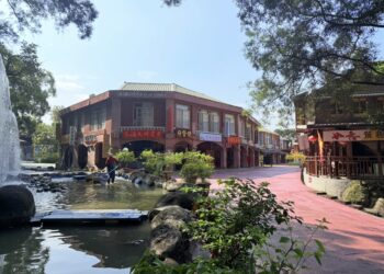 台南白河台灣萬里長城邀您穿古裝過中秋 姓名對中免費入園