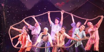 紙風車《寶莉回家》　屏東體育館前演出