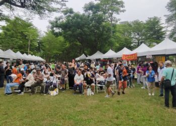 【健康、親子、永續】把公益變成旅行日常,福智華美嘉年華漫遊高美館綠地